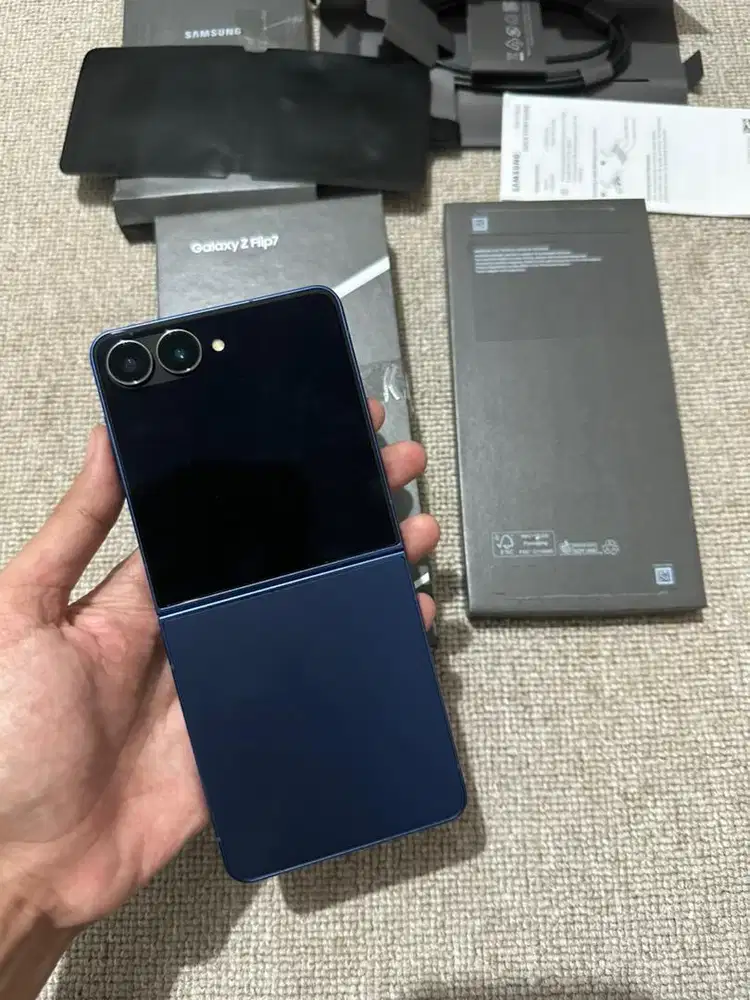 Samsung z flip 7 12/512gb like new resmi beacukai