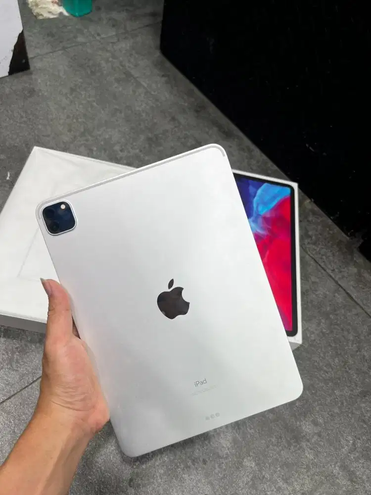 IPad Pro 11-inch 128 GB 2020 ex iBox mulus lengkap original