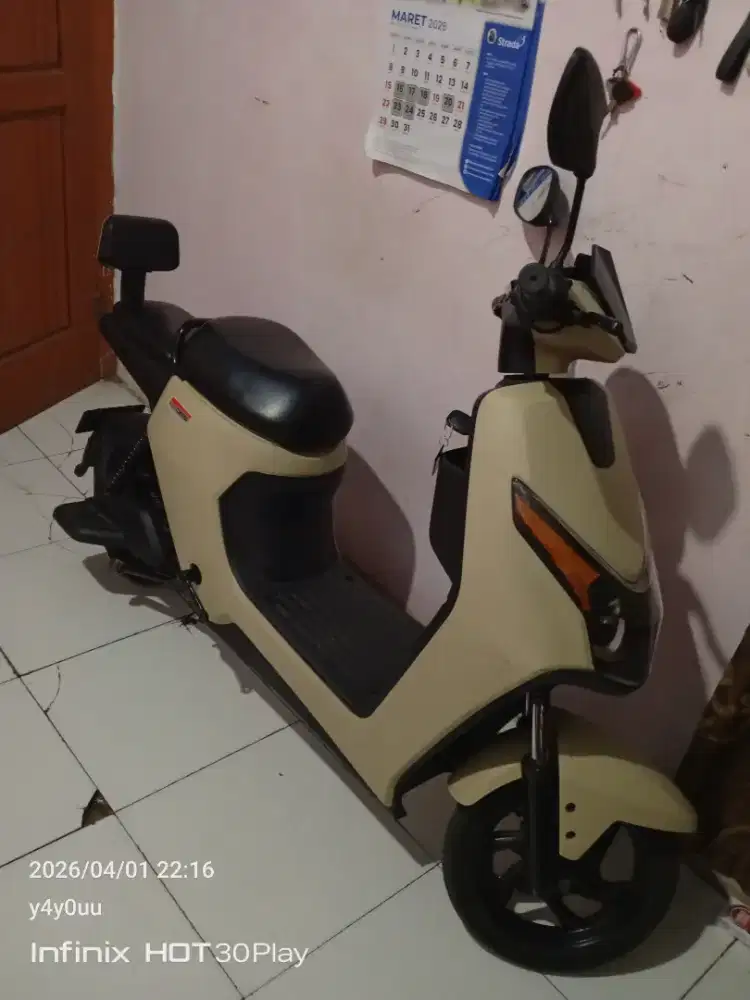 Sepeda listrik merek u winfly tipe D65 pemakaian baru 6 bulan