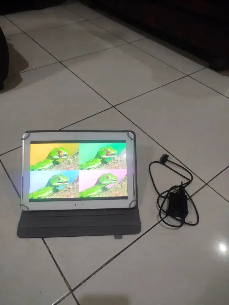 Tablet Samsung Galaxy Tab 2 GT-P5100 mulus & normal bisa SIM-card+Wifi