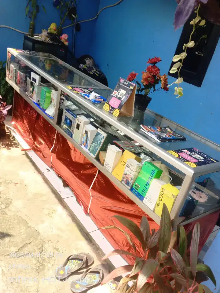 Etalase konter ukuran 2meter minus gda triplek nya seperti di foto