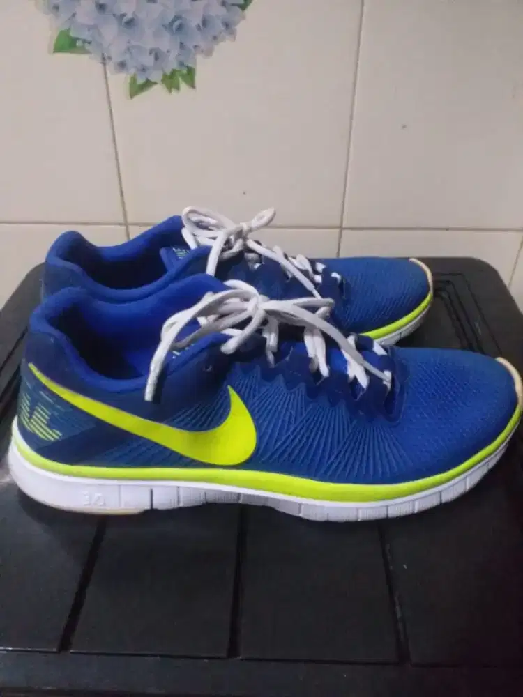 Sepatu nike sz 43