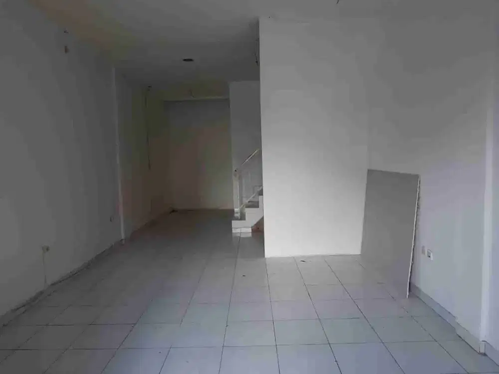 Ruko Komersil strategis di Pinggir jalan raya di Duren sawit pondok kelapa