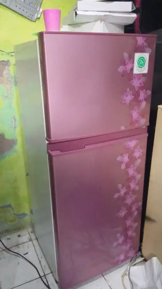 Kulkas 2 pintu merek SHARP GRATIS ANTAR