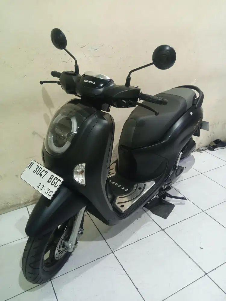 Scoopy prestige 2025 Hitam