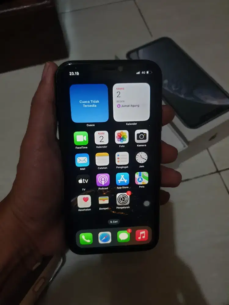 Iphone XR hitam