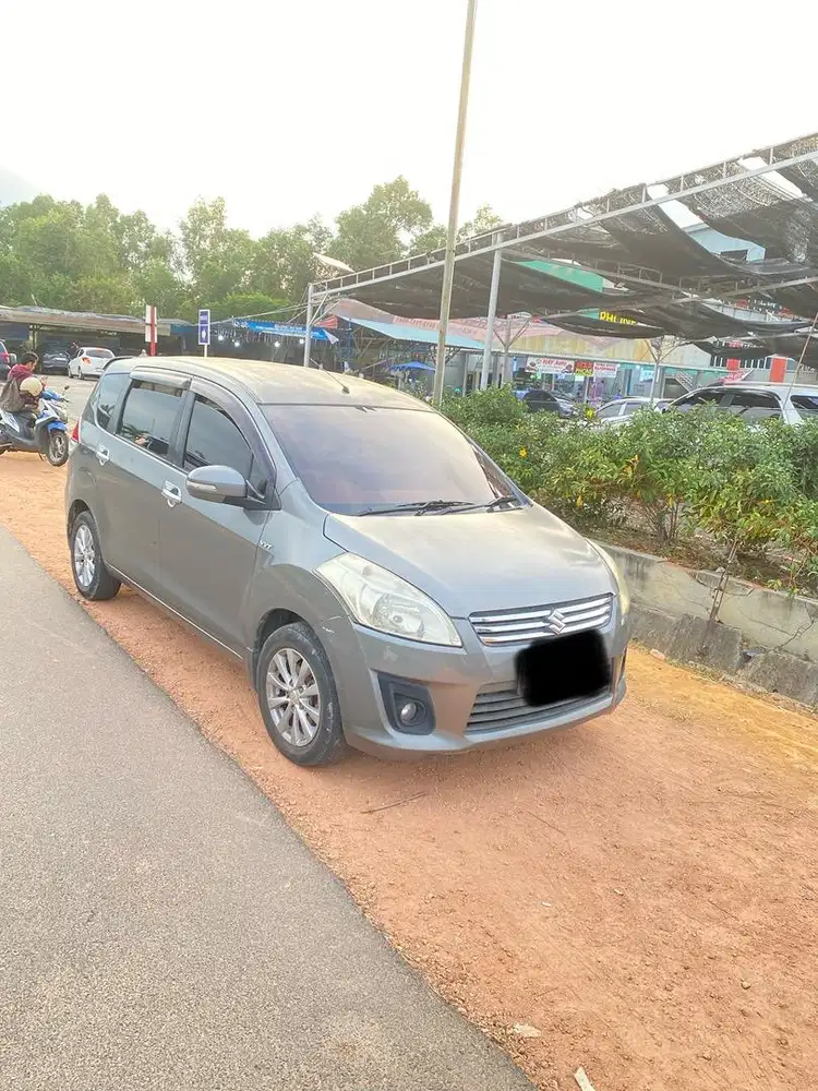 Di jual mobil ertiga