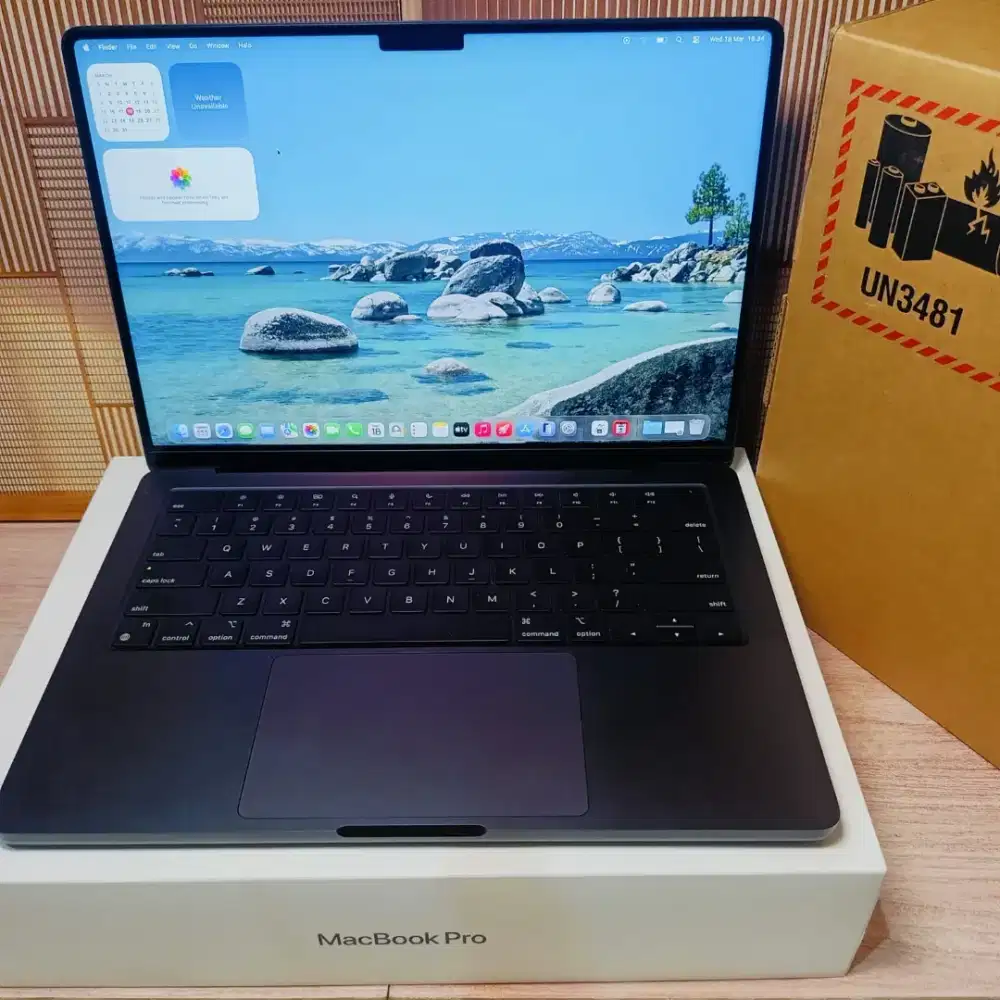MACBOOK PRO M4 14 inchi 16/512 mulus like new , garansi resmi iBox ,