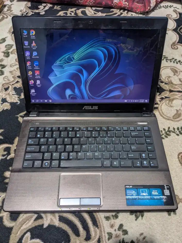 Laptop Asus X43U Ram 4GB Normalan Tinggal Pake Aja
