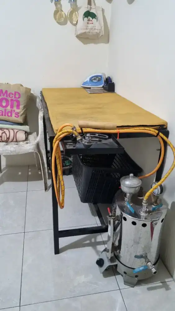 Dijual boiler setrika uap komplit dg meja setrika uap murah bisa nego