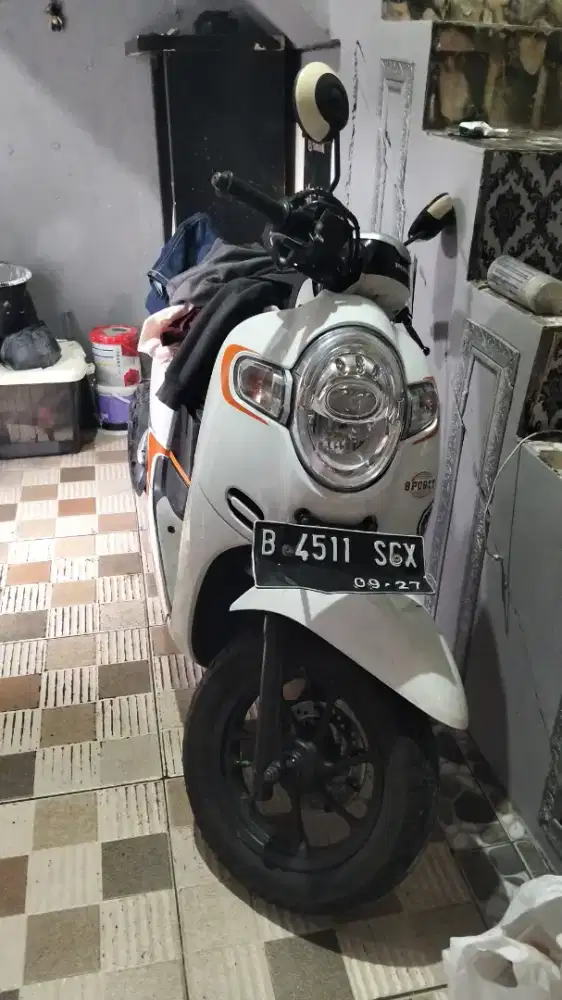 honda scoopy putih