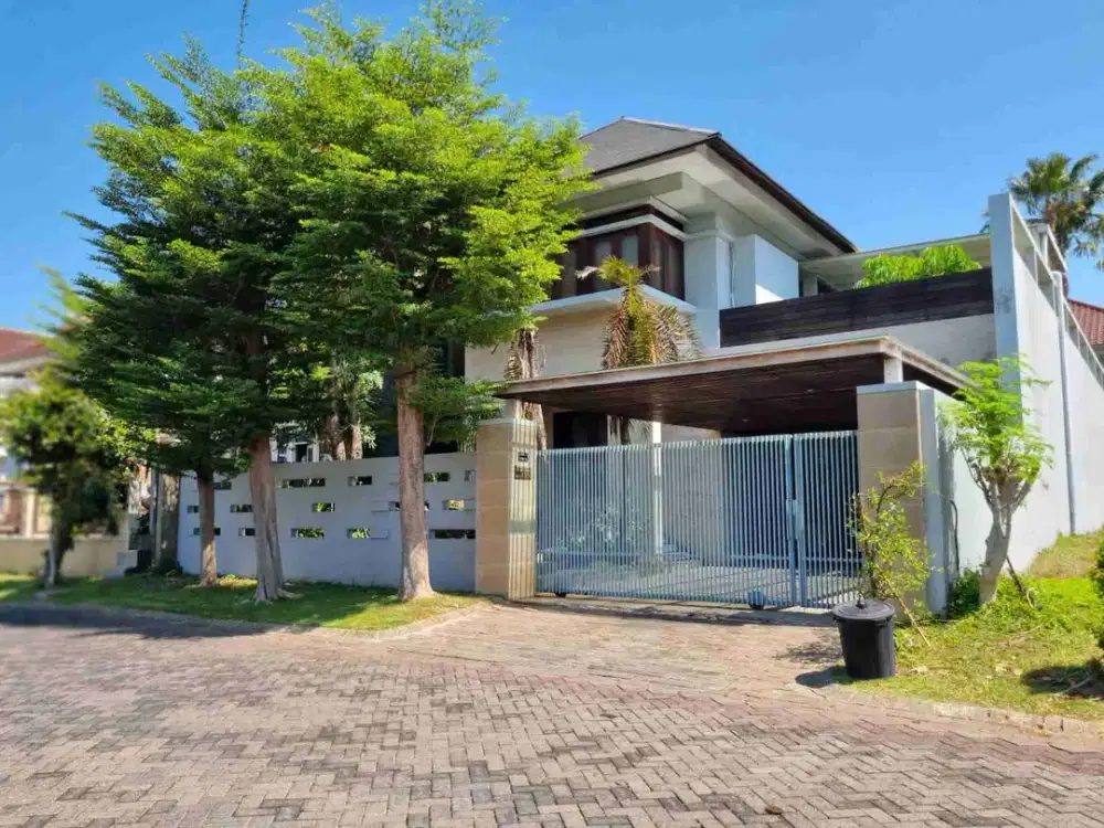 rumah mewah konsep villa, di Pakuwon city