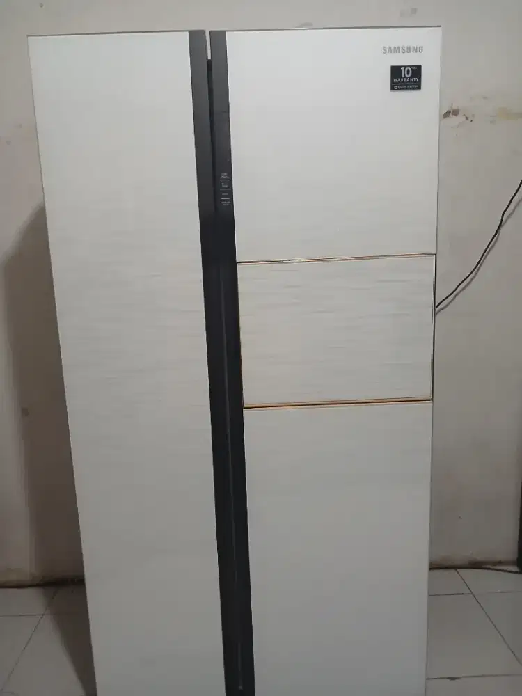 Dijual kulkas side by side samsung