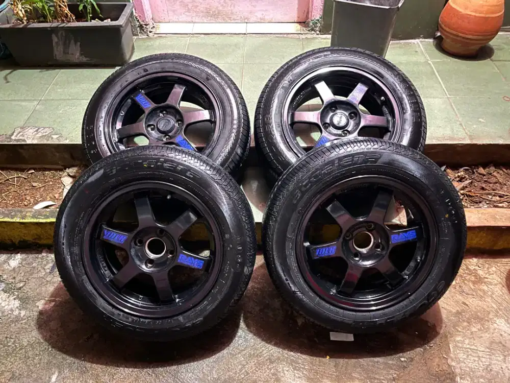 Velg racing Rossi lobang 4