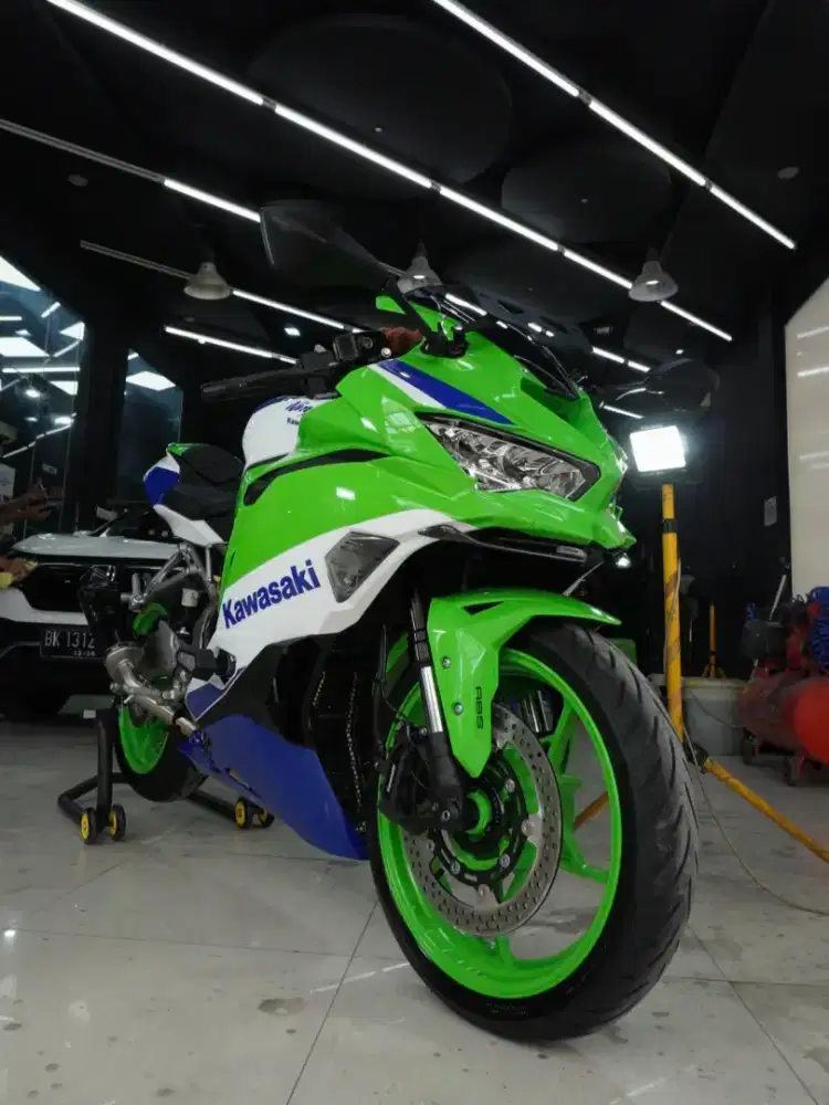 Kawasaki zx25RR limited edition 40TH anniversary km 500 (rare item)