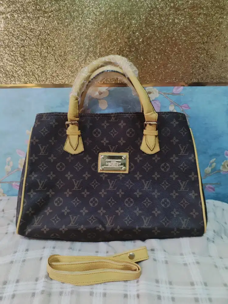 Tas LV baru, kondisi bagus ada tali panjangnya