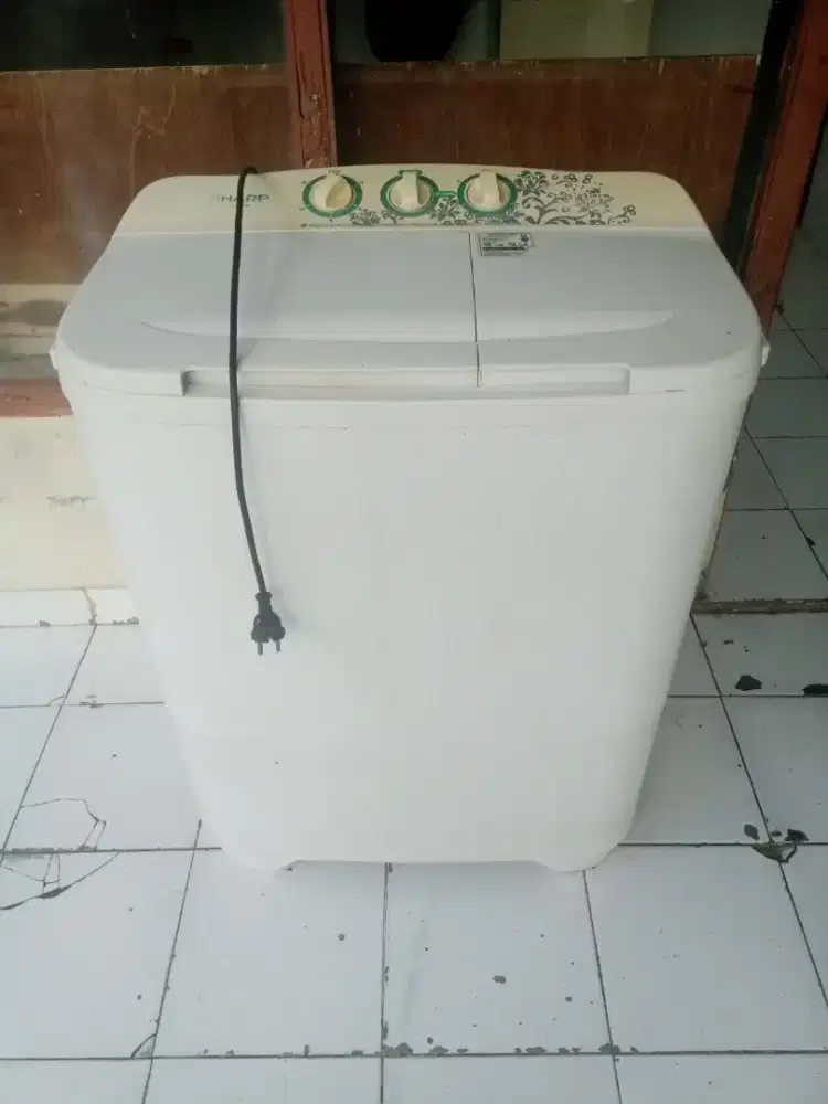 mesin cuci 2 tabung merek Sharp