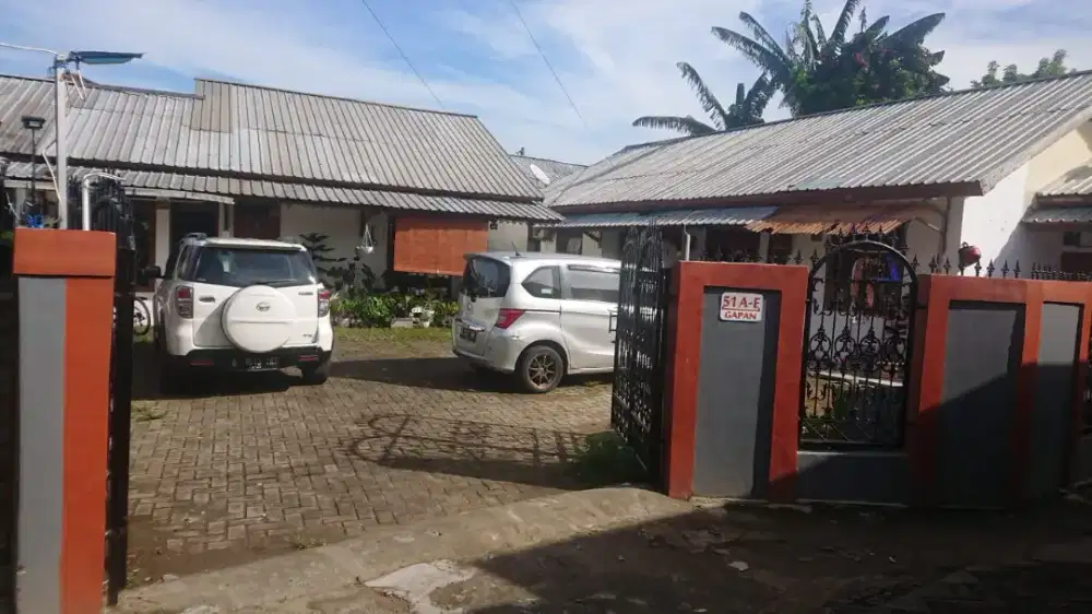 Di Kontrakan Rumah di Kukusan,Beji,Depok (2 Pintu Tersedia Parkir Mbl)