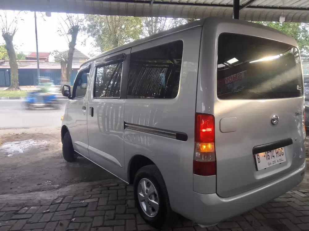 DAIHATSU GRANDMAX MINIBUS 1.3  TANGAN 1 DARI BARU TERAWAT PAJAK HIDUP