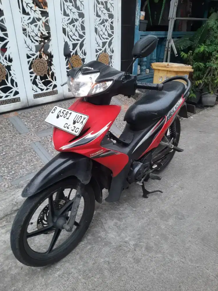 Honda Absolute Revo 2010 CW,ss lengkap mesin bagus pajak hidup, B DKI