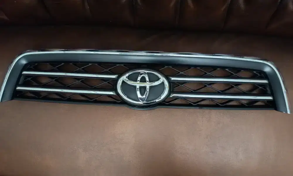 Grill Toyota Rush 1.5 S AT 2009 Original