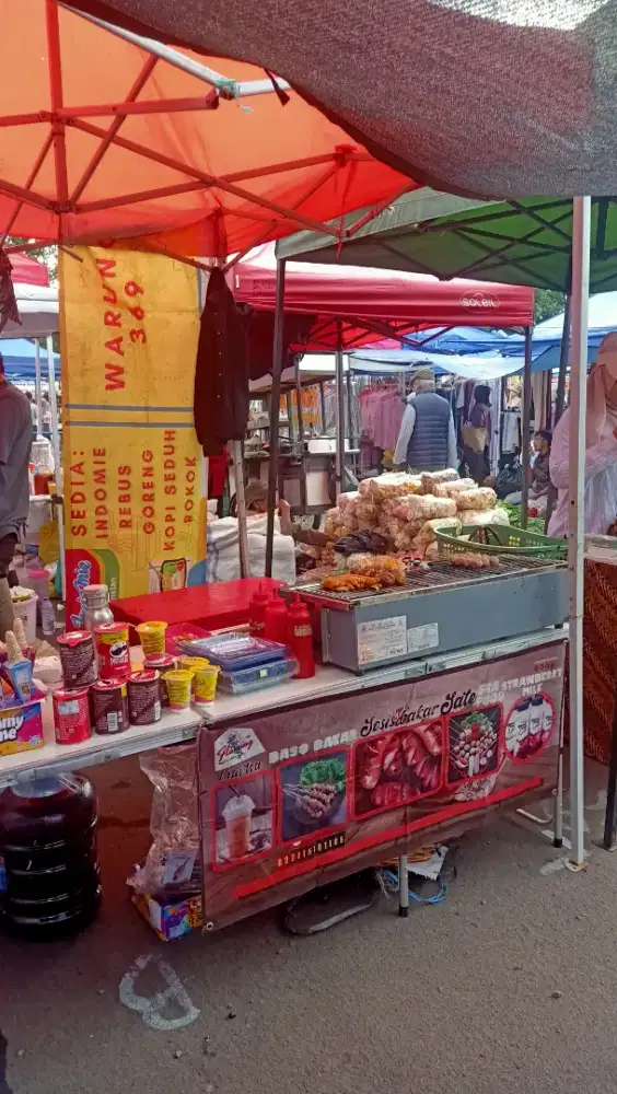 Low kerja penjaga stand pasar tumpah lotte