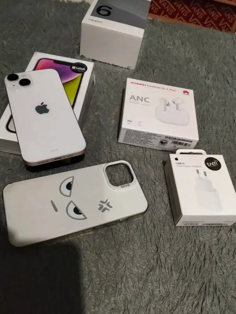 iPhone 14 128 iBox pemakaian 2 bulan garansi on 2027