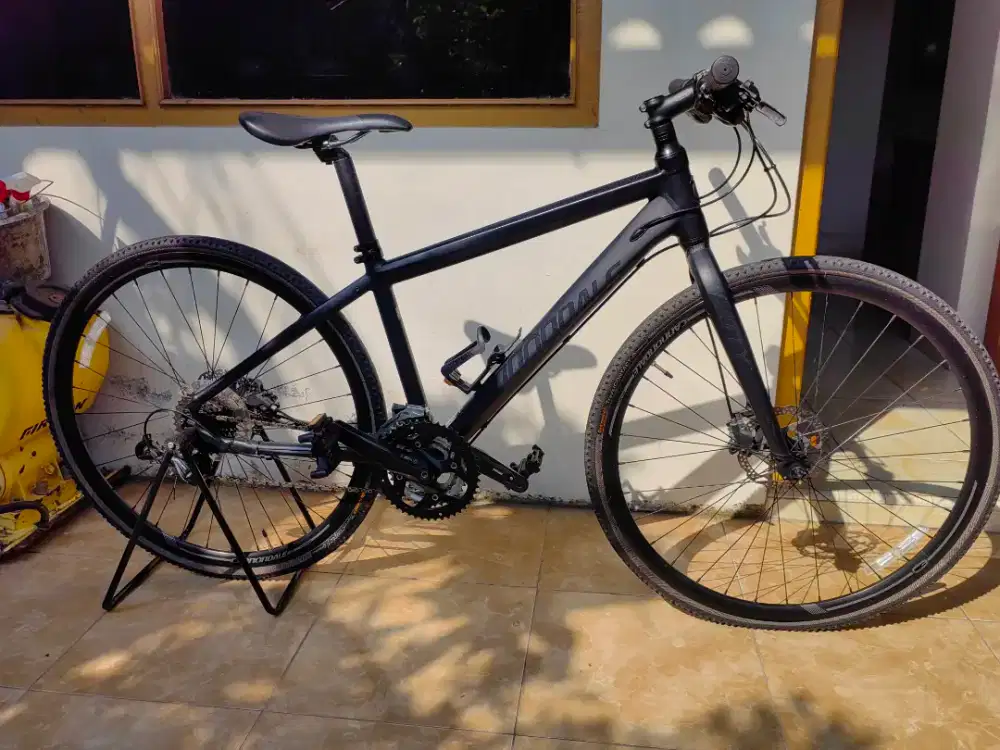 Cannondale Sepeda Hybrid roadbike city bike