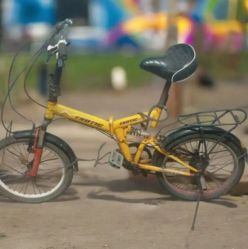 Sepeda Lipat Exotic Kuning – Murah Meriah, Praktis & Siap Gowes!
