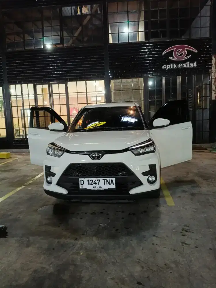 Mobil RAIZE mulus dan istimewa