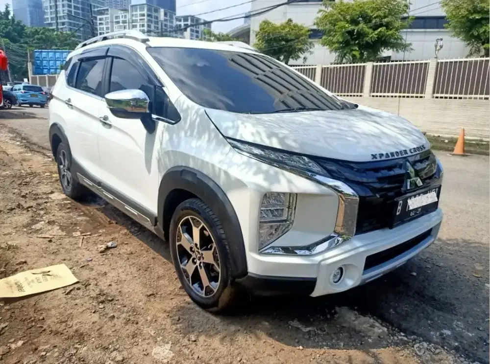 Mitsubishi Xpander Cross Premium Package 2022, matic, putih mutiara