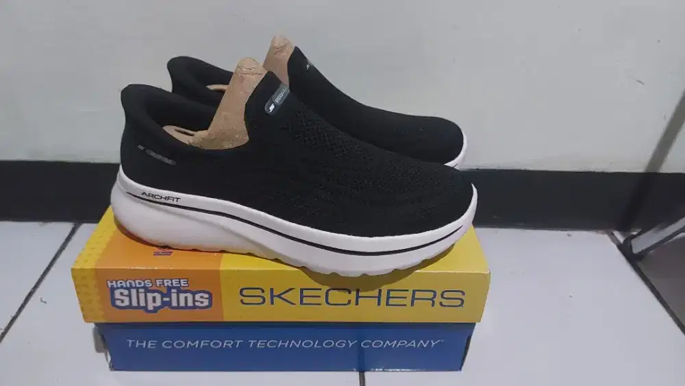 Skechers arch fit size 38