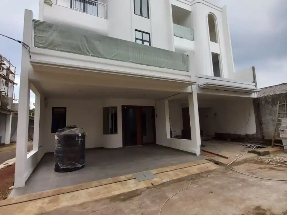 Rumah dijual 3 Lantai, Baru, Pondok Kelapa Jakarta Timur dekat Tol Becakayu