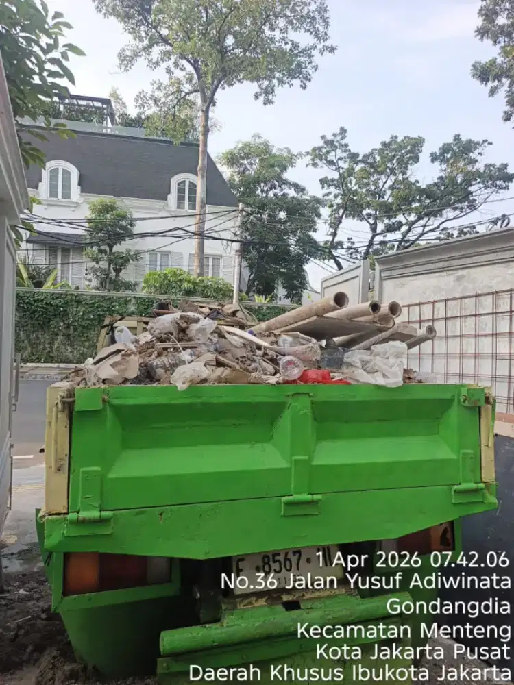 Jasa buang puing dan buang sampah