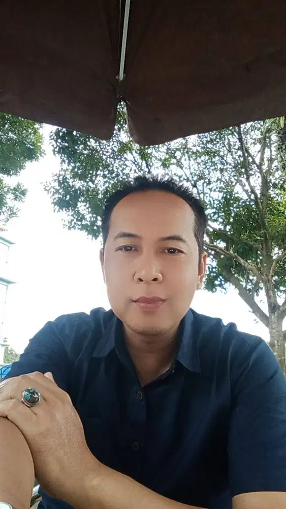 Cari kerjaan sbgai driver atau freelance sim A aktif luar kota dan dlm