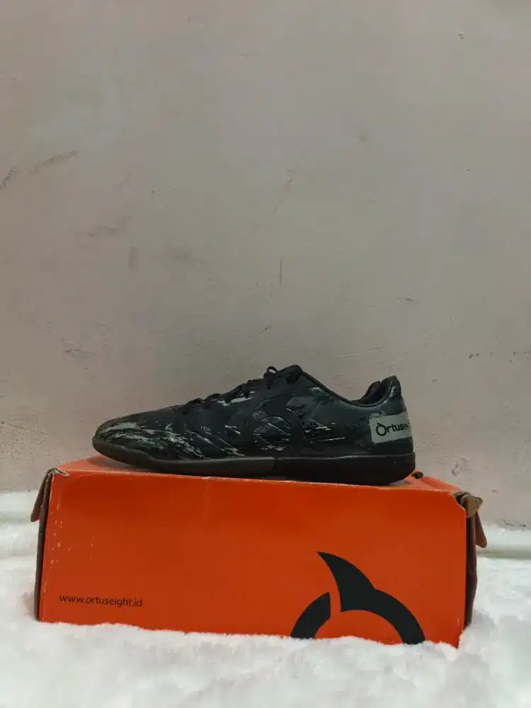 sepatu futsal ortus Inferno black