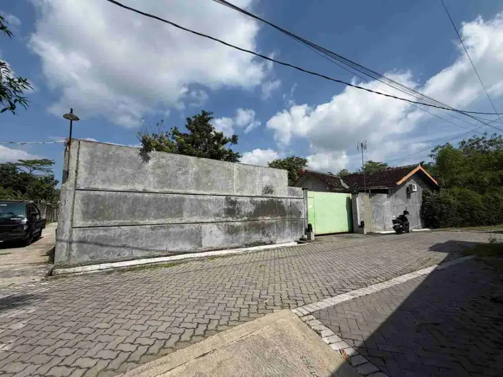 Rumah Lama Hitung Tanah 7000m² di Gedongan Colomadu