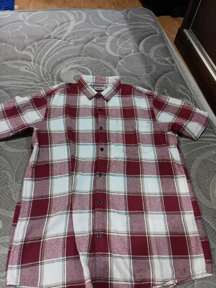 Dijual kemeja size XL satuan 65 ribu