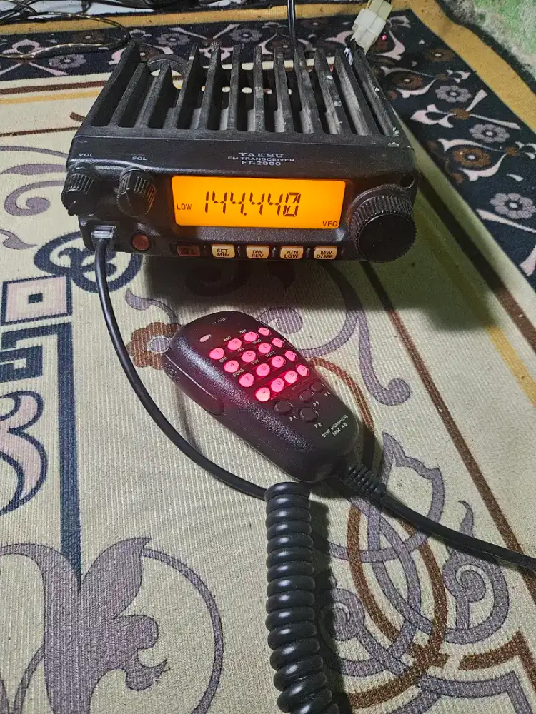 Radio rig YAESU ft2900R