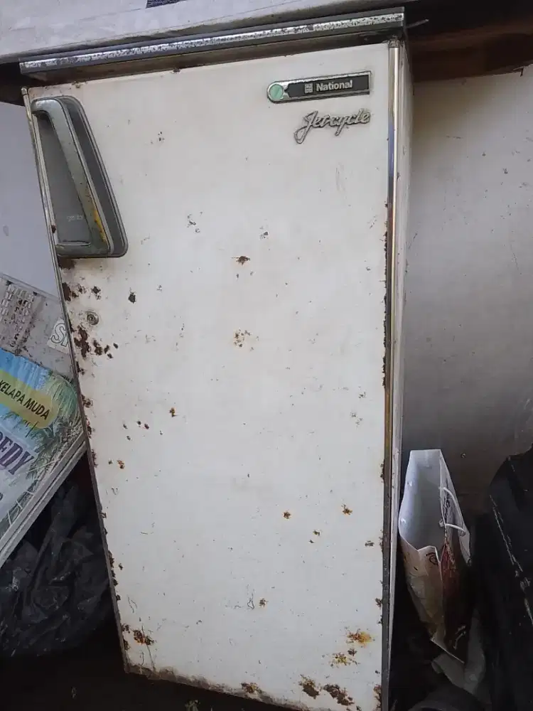 Kulkas lama national jetcycle kondisi mati rak masih ada utk kanibalan