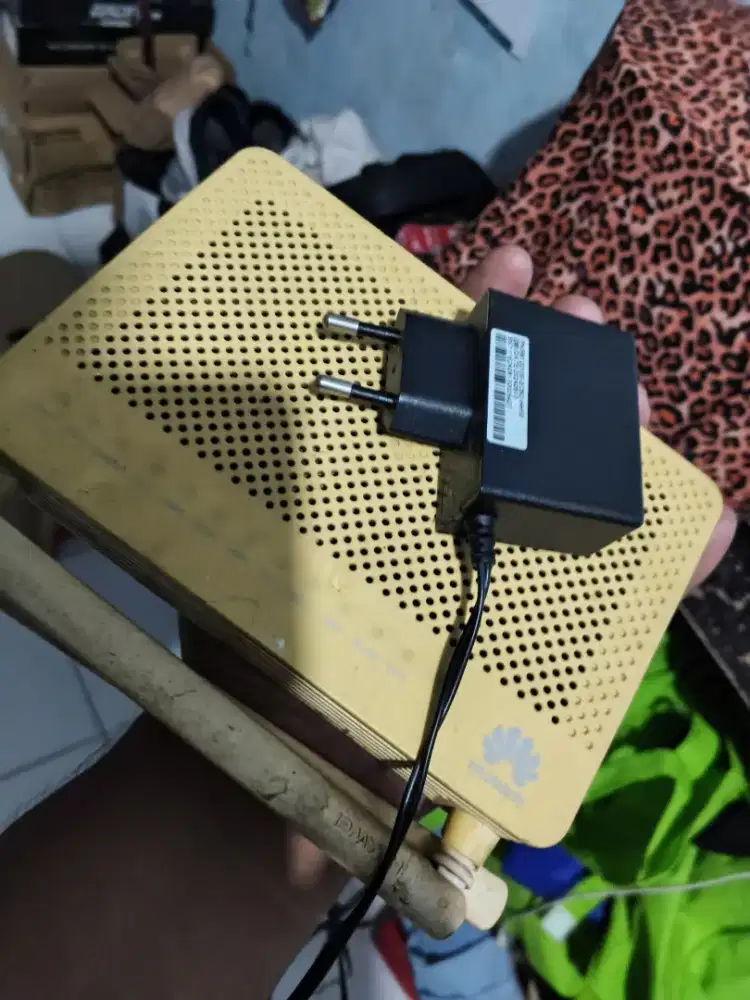 Router bekas tak terpakai Huawei EchoLife HG8245H5