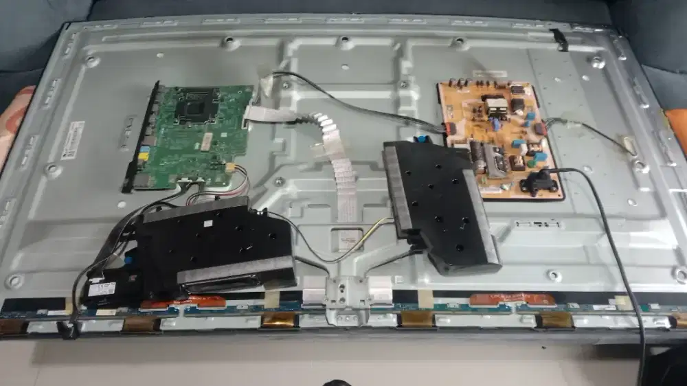 Servis TV LED LCD sidoarjo