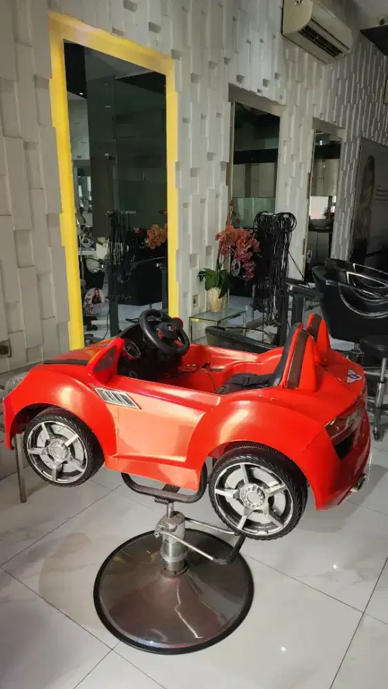 OBRAL PERABOT SALON! Kursi potong anak hidrolis, Sofa kulit refleksi