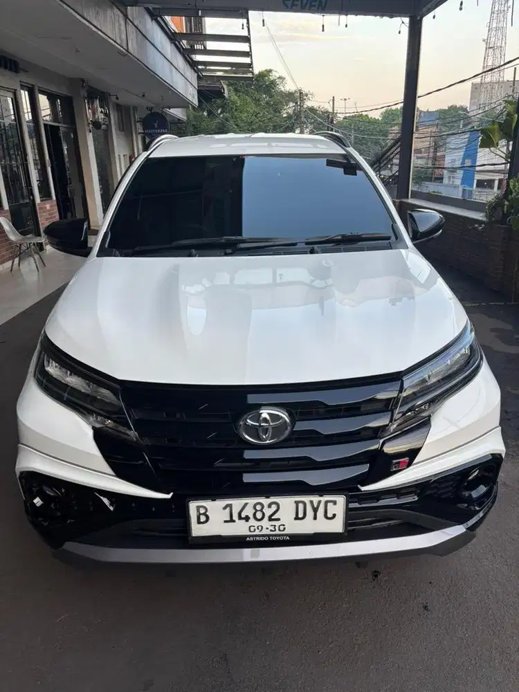 Toyota Rush type GR S, AT th 2025 putih