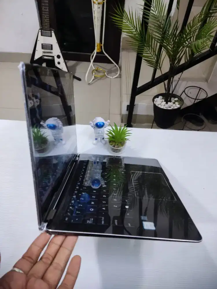 Asus Zenbook Ux370 Core i7 Ram 16/256gb Ssd Siap Pakai COD