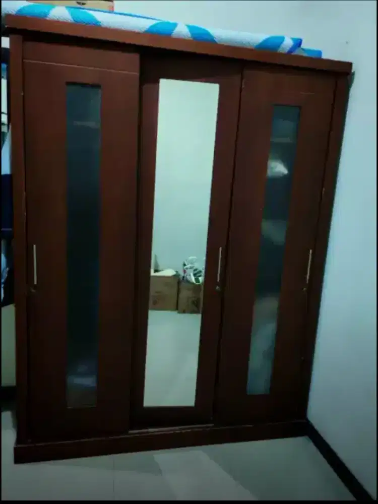 Lemari 3 Pintu Sliding & Meja Rias