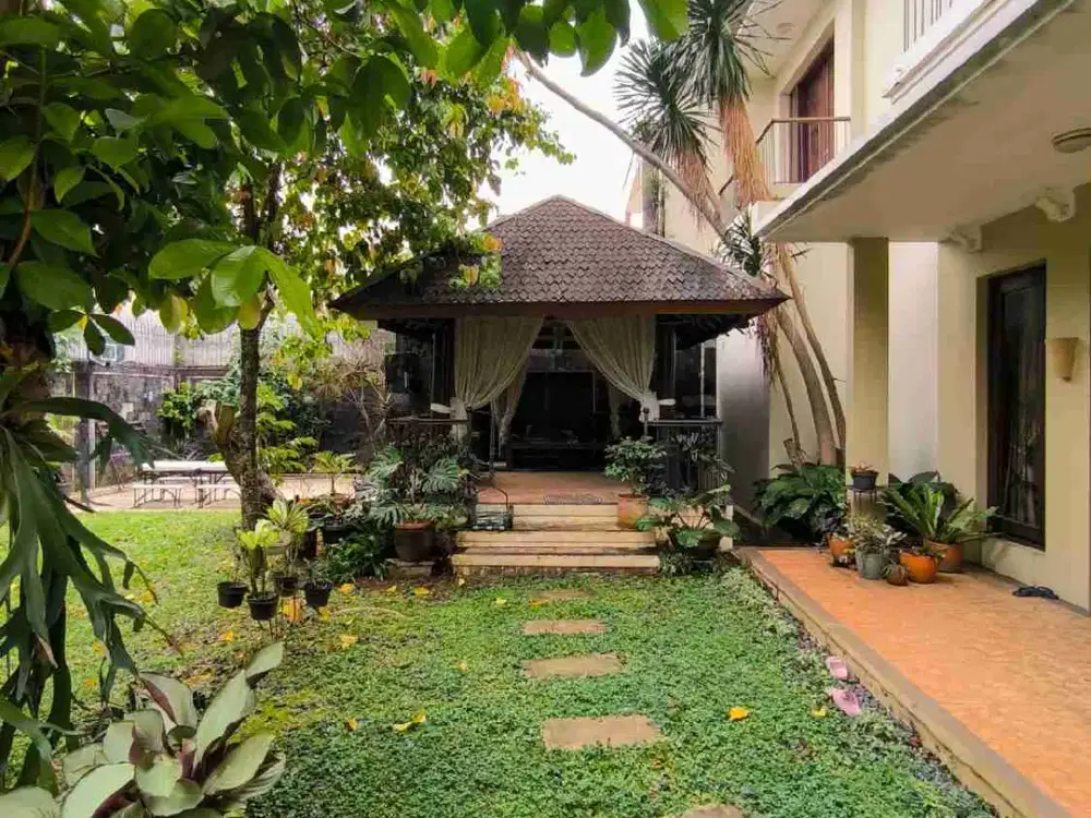 Rumah luas di Kebagusan strategis Siap Huni. 0247