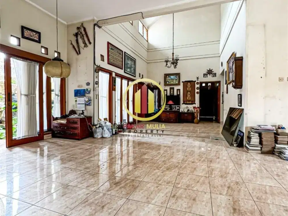 Rumah 2 Lantai Terawat di Komplek Cikutra Baru - Lingkungan Asri & Aman