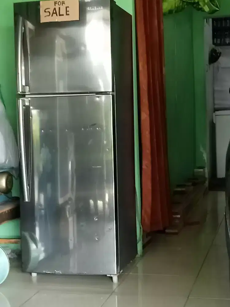 Kulkas merk Samsung 2 pintu