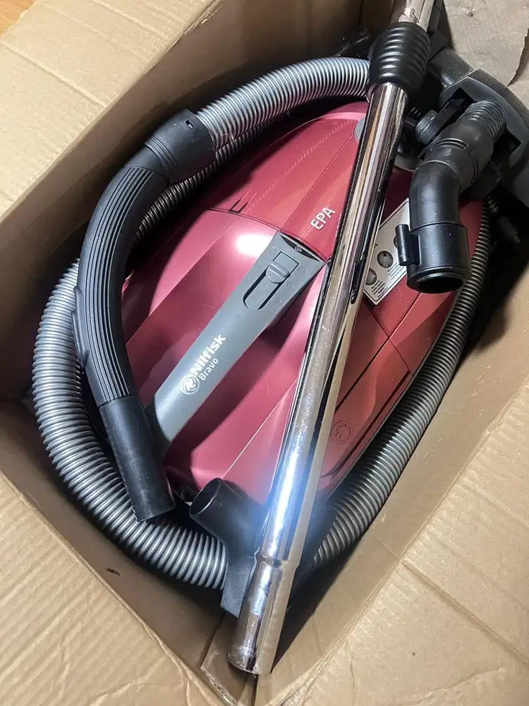 Vacuum Cleaner Nilfisk Bravo bekas kondisi sempurna